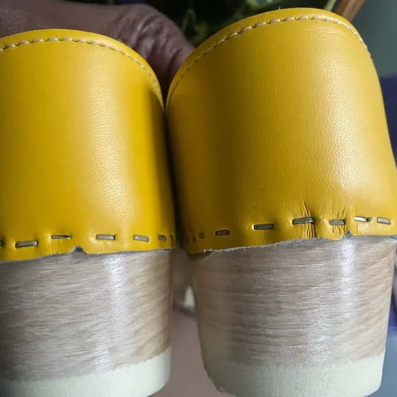 Sven Women's Yellow Clogs - Picture 4 of 7